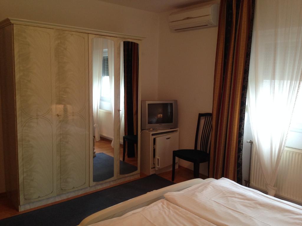 Juhasz Fogado Bed & Breakfast Fonyod Room photo